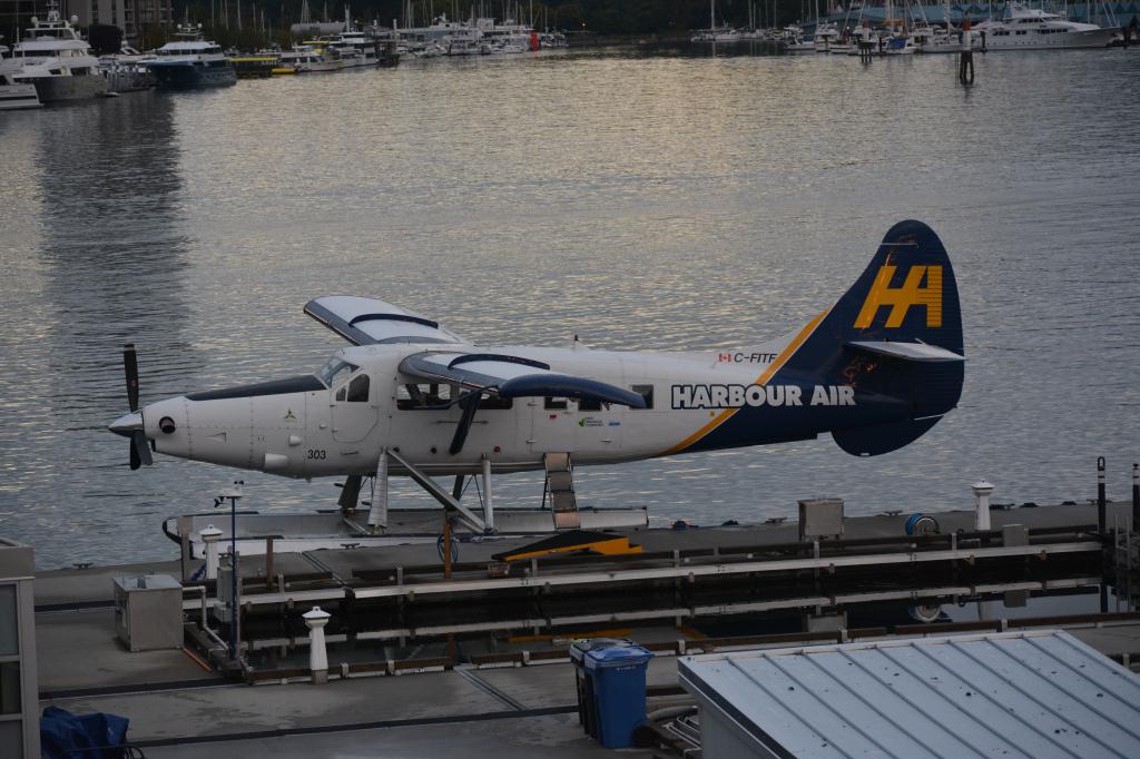 Photo of aircraft C-FITF operated by Harbour Air Seaplanes