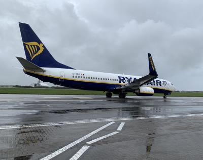 Photo of aircraft EI-EBM operated by Ryanair