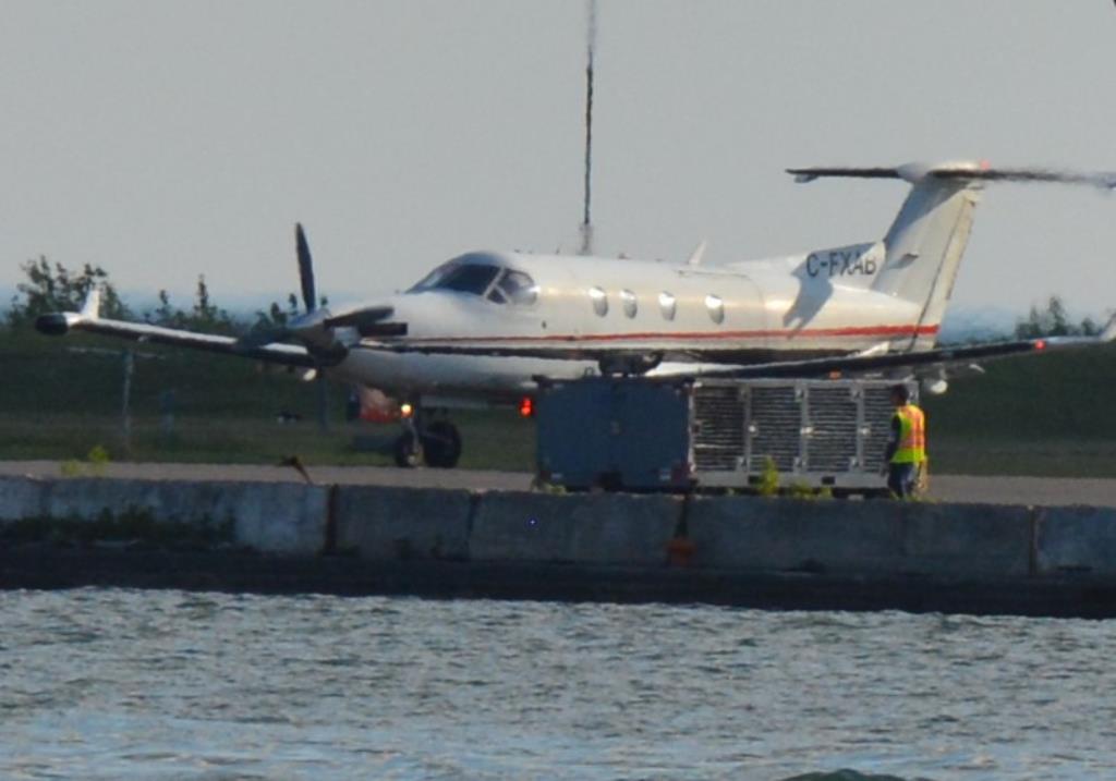 Photo of aircraft C-FXAB operated by Air Bravo Corporation