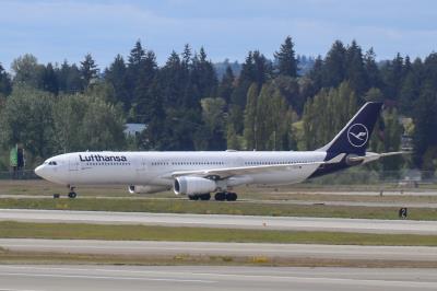 Photo of aircraft D-AIKD operated by Lufthansa