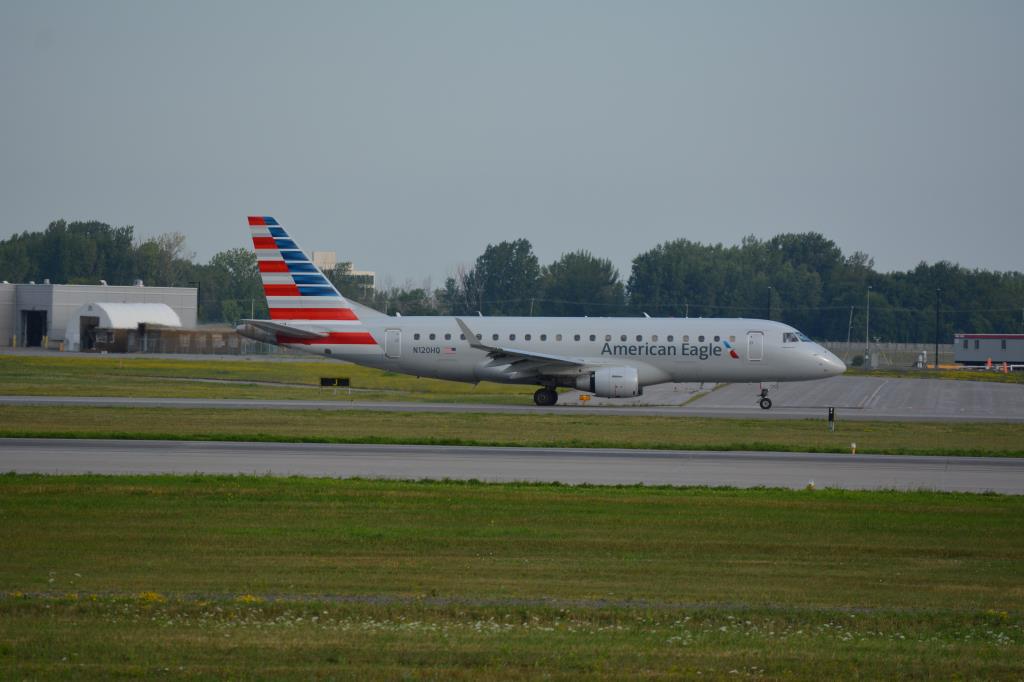 Photo of aircraft N120HQ operated by Republic Airways