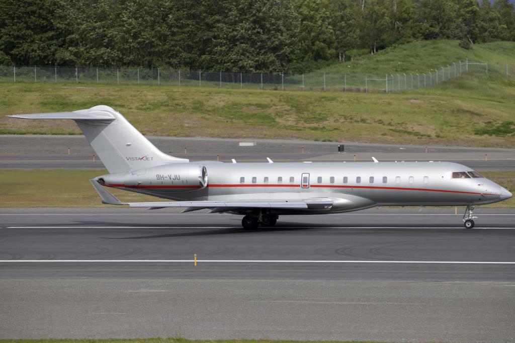 Photo of aircraft 9H-VJU operated by VistaJet Malta