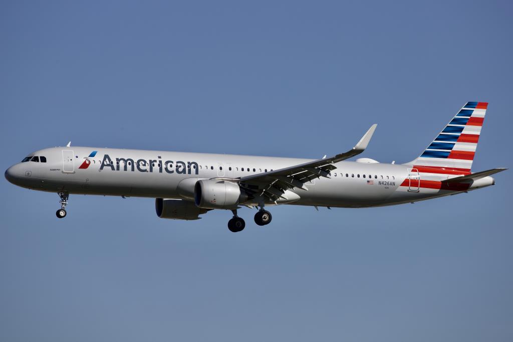 Photo of aircraft N426AN operated by American Airlines