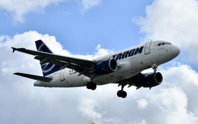 Photo of aircraft YR-ASA operated by Tarom