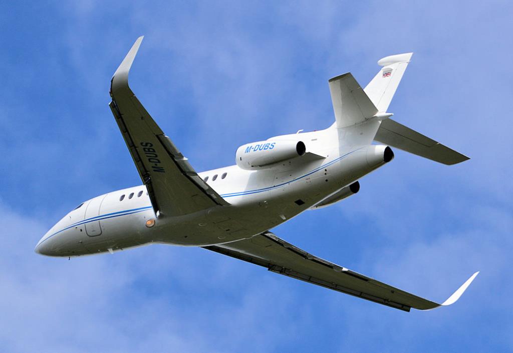 Photo of aircraft M-DUBS operated by Six Daughters Ltd