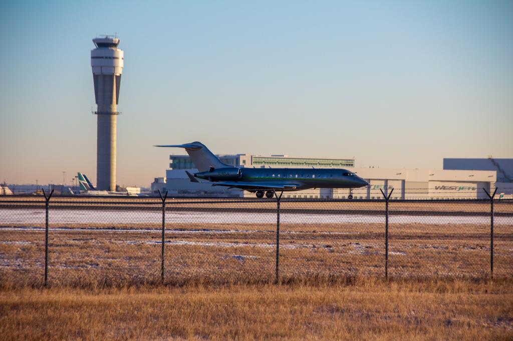 Photo of aircraft C-GFLU operated by Chartright Air Inc