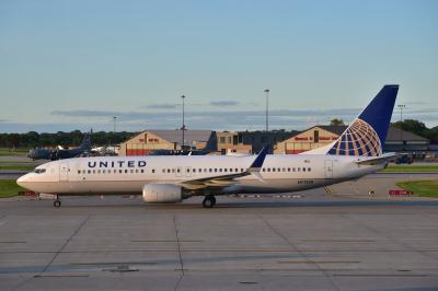 Photo of aircraft N77530 operated by United Airlines