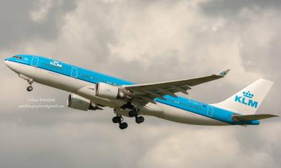 Photo of aircraft PH-AOC operated by KLM Royal Dutch Airlines