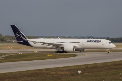 Photo of aircraft D-AIVA operated by Lufthansa