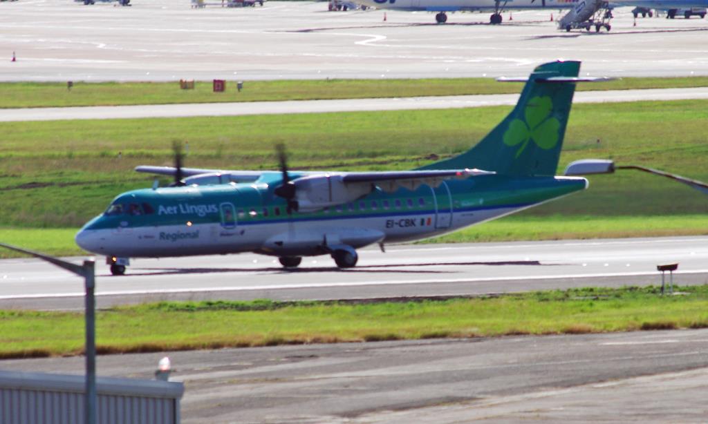 Photo of aircraft EI-CBK operated by Trans States Airlines