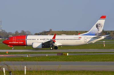 Photo of aircraft SE-RTB operated by Norwegian Air Sweden
