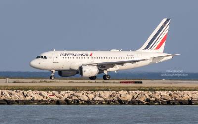 Image of aircraft registration F-GUGC - A A318-111 operated by Air France