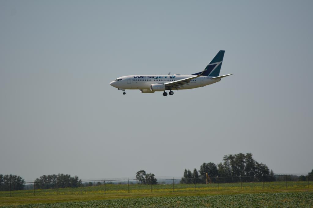 Photo of aircraft C-FBWJ operated by WestJet