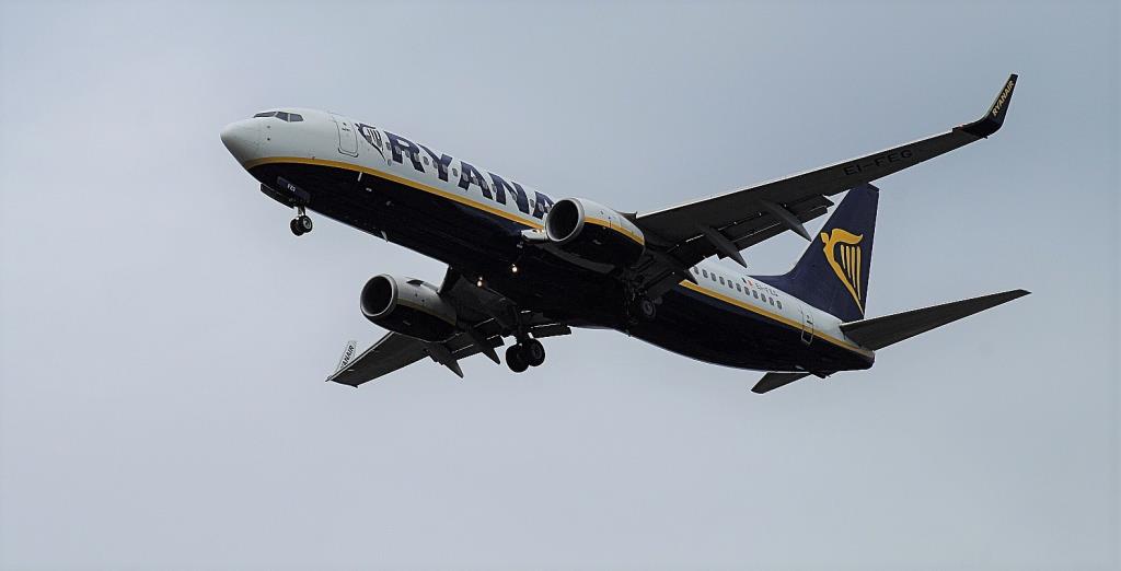 Photo of aircraft EI-FEG operated by Ryanair