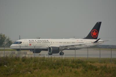 Photo of aircraft C-GMZN operated by Air Canada