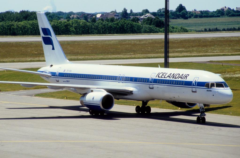 Photo of aircraft TF-FIH operated by Icelandair