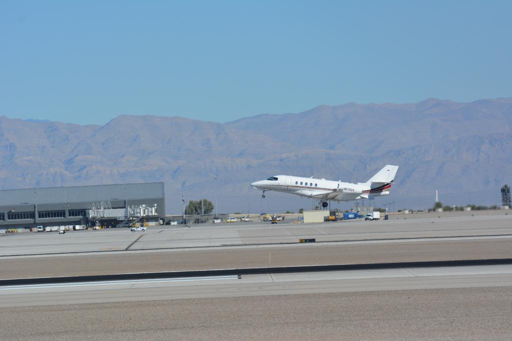 Photo of aircraft N513QS operated by NetJets