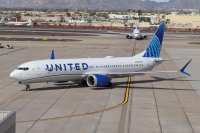 Photo of aircraft N47533 operated by United Airlines