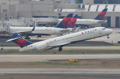 Photo of aircraft N717JL operated by Delta Air Lines