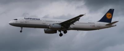 Photo of aircraft D-AIDI operated by Lufthansa