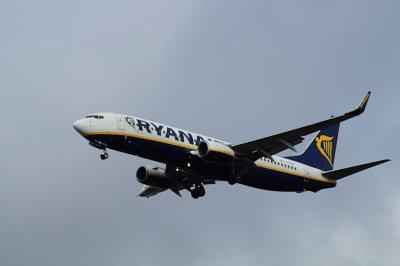 Photo of aircraft EI-EPF operated by Ryanair