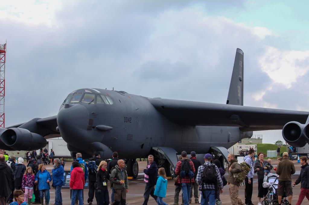 Photo of aircraft 60-0042 operated by United States Air Force