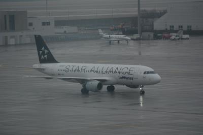 Image of aircraft registration D-AIPC - A A320-211 operated by Lufthansa