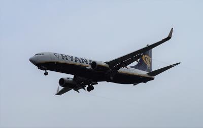 Photo of aircraft EI-FRF operated by Ryanair