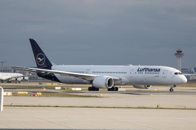 Photo of aircraft D-ABPD operated by Lufthansa