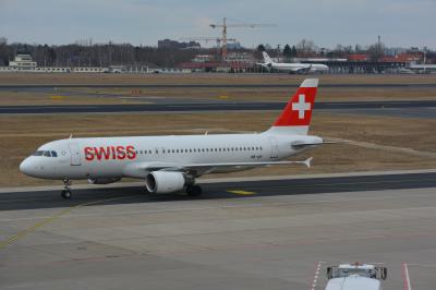 Image of aircraft registration HB-IJH - A A320-214 operated by Swiss