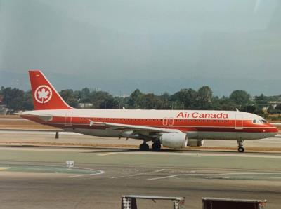 Photo of aircraft C-FKPO operated by Air Canada