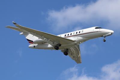 Photo of aircraft N823QS operated by NetJets