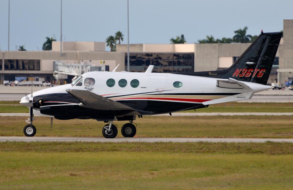 Photo of aircraft N36TG operated by 555 Tango Tango LLC