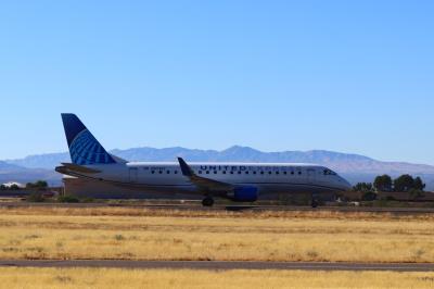 Photo of aircraft N87367 operated by United Express