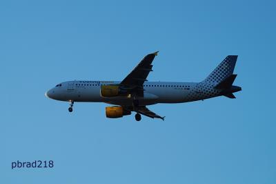 Image of aircraft registration EC-KJD - A A320-216 operated by Vueling