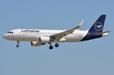 Image of aircraft registration D-AIZW - A A320-214(WL) operated by Lufthansa
