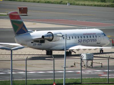 Photo of aircraft ZS-NML operated by South African Express Airways