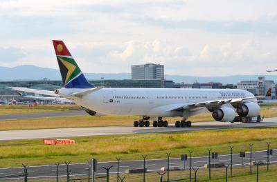 Photo of aircraft ZS-SNB operated by South African Airways