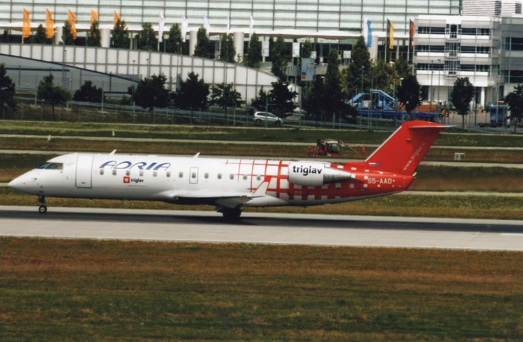 Photo of aircraft S5-AAD operated by Adria Airways