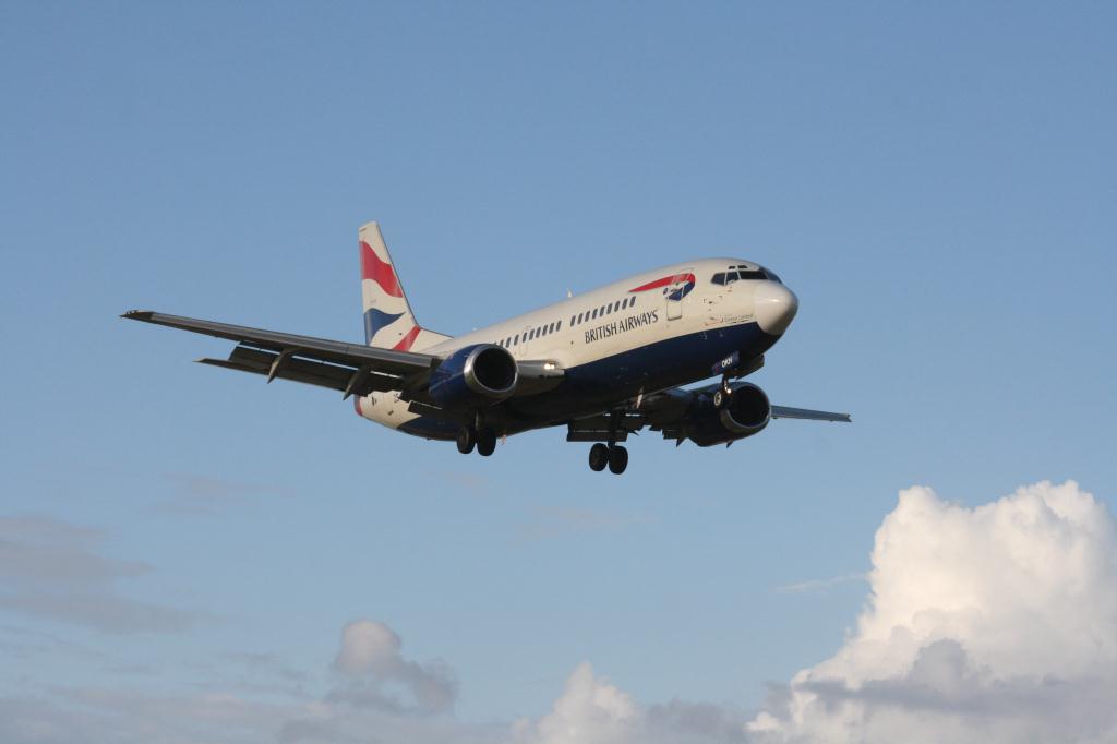 Photo of aircraft ZS-OKH operated by Comair(ZS)