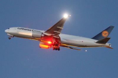 Image of aircraft registration D-ALFC - A 777-F30 operated by Lufthansa Cargo