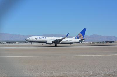 Photo of aircraft N14235 operated by United Airlines