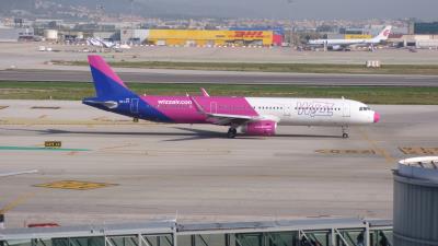 Photo of aircraft HA-LXT operated by Wizz Air