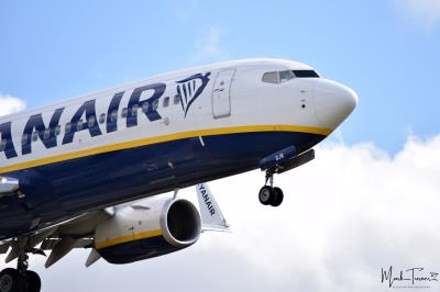 Photo of aircraft EI-GJK operated by Ryanair