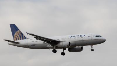 Photo of aircraft N464UA operated by United Airlines