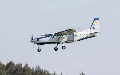Photo of aircraft F-HVPC operated by Ecole de Parachutisme Sportif de Vannes Bretagne