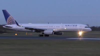 Photo of aircraft N29124 operated by United Airlines