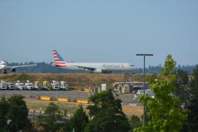 Photo of aircraft N572UW operated by American Airlines