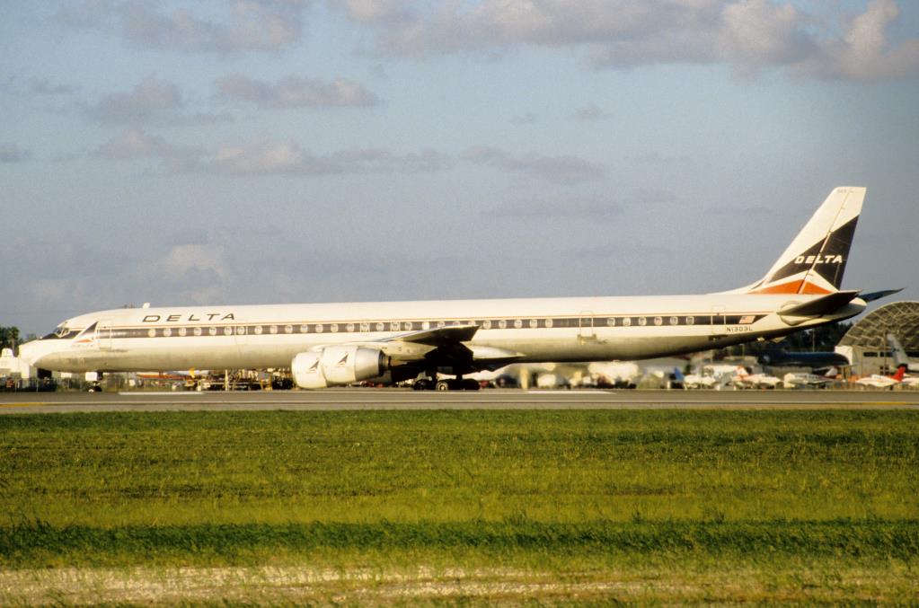 Photo of aircraft N1303L operated by Delta Air Lines