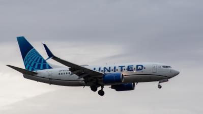 Photo of aircraft N13720 operated by United Airlines